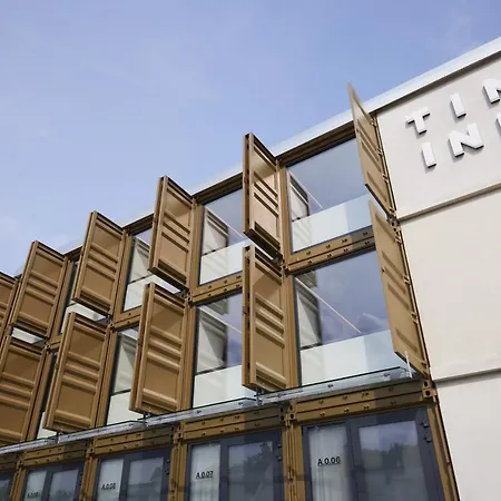 Tin L Einfach Gut - Aus Hochwertig Ausgebauten Ueberseecontainern 3* Montabaur