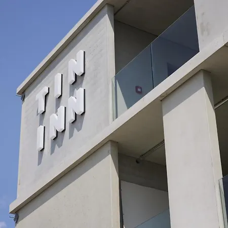 Hotel Tin L Einfach Gut - Aus Hochwertig Ausgebauten Ueberseecontainern