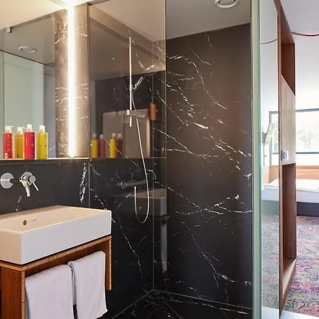 TIN INN Montabaur l einfach gut - Das Hotel aus hochwertig ausgebauten Überseecontainern Montabaur