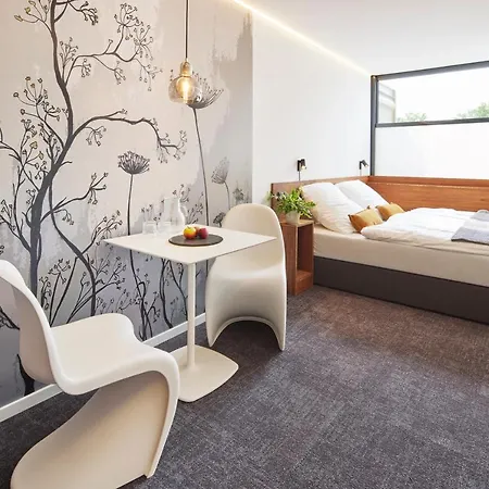 Tin L Einfach Gut - Aus Hochwertig Ausgebauten Ueberseecontainern Hotel 3*