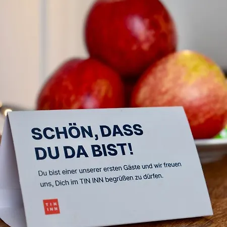 Tin L Einfach Gut - Aus Hochwertig Ausgebauten Ueberseecontainern Hotel