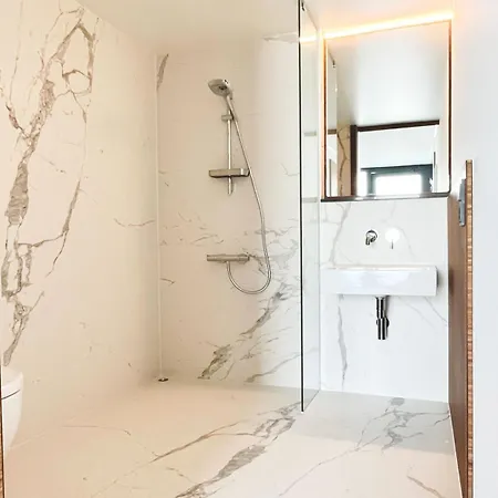 TIN INN Montabaur l einfach gut - Das Hotel aus hochwertig ausgebauten Überseecontainern