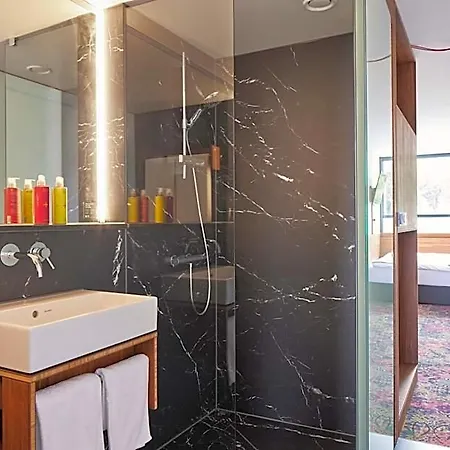 Hotel Tin L Einfach Gut - Nachhaltig, Innovativ, Modern