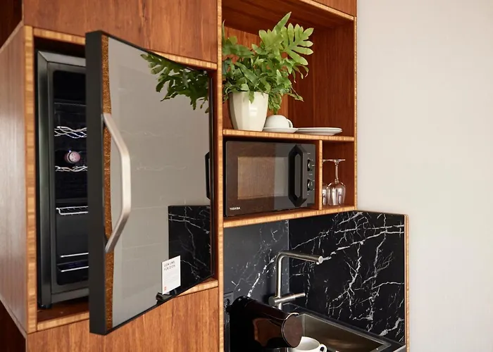 Tin L Einfach Gut - Nachhaltig, Innovativ, Modern 3*